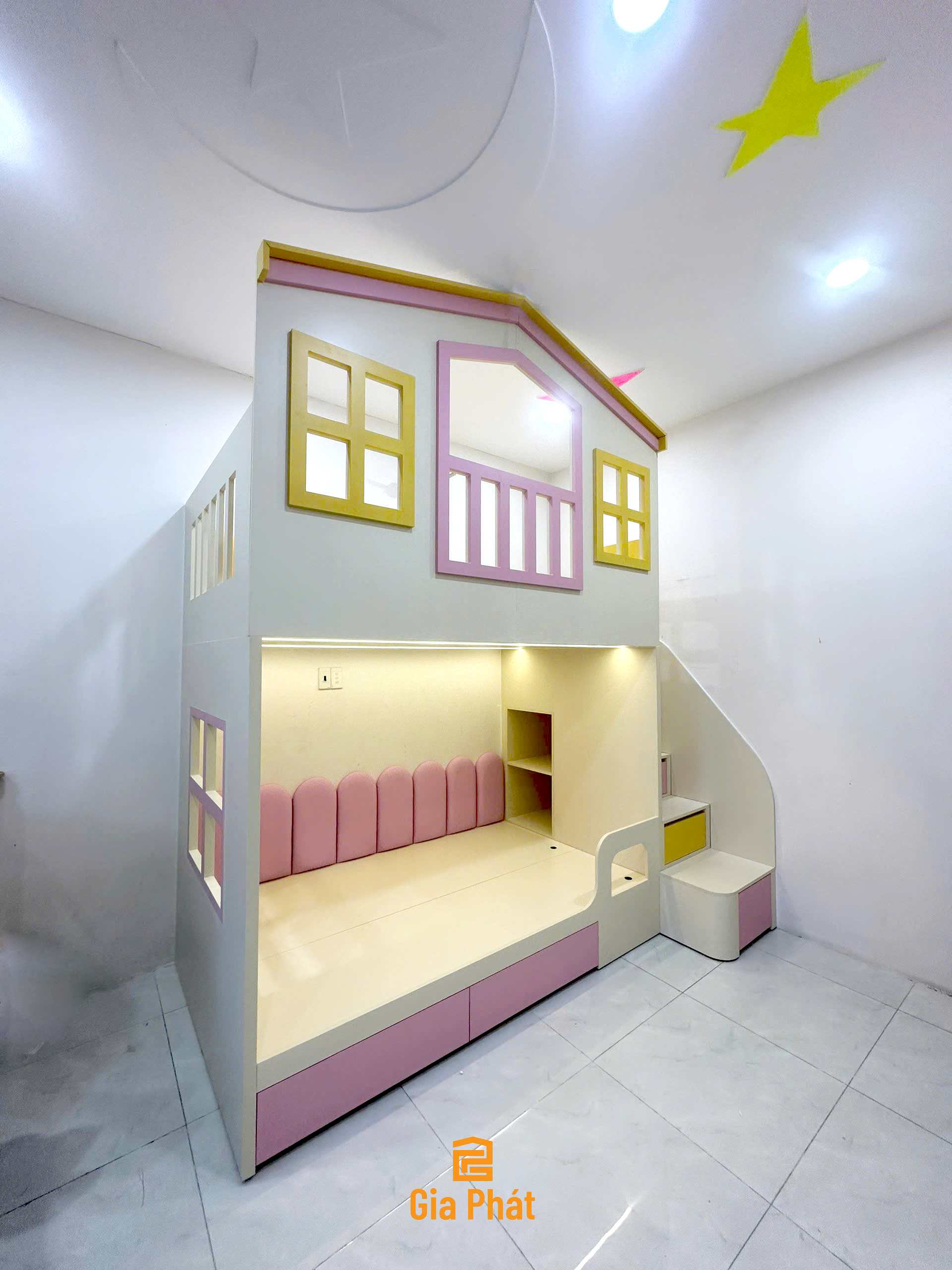 Giường tầng hình ngôi nhà dễ thương cho 2 bé gái nhà chị Liễu