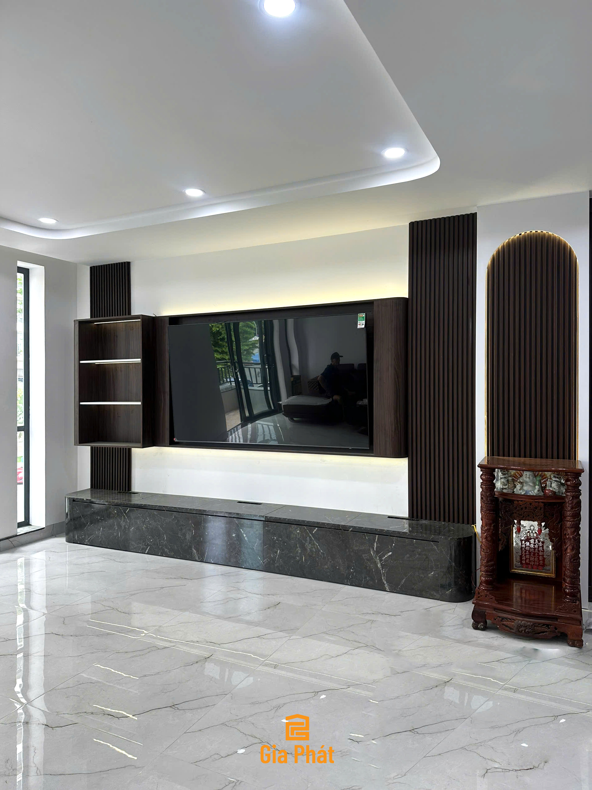 Hoàn thiện nội thất phòng khách nhà phố chị Huệ