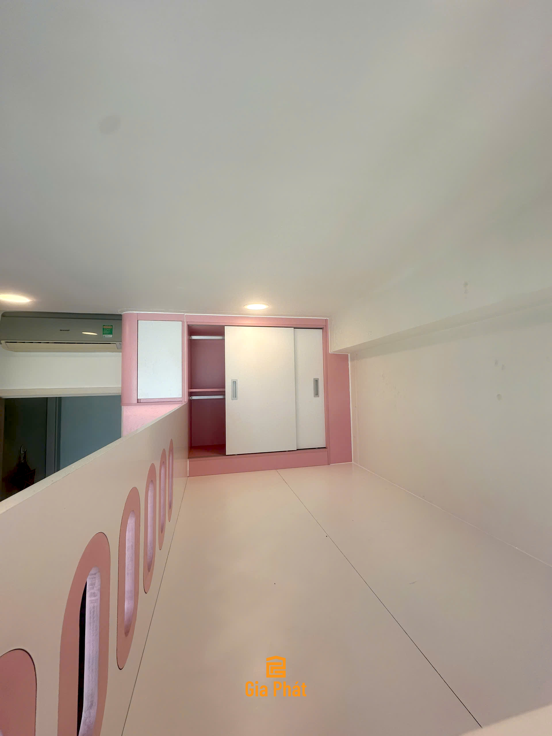 Phòng ngủ nhỏ chỉ 8,2m2 thiết kế thông minh cho 2 bé gái