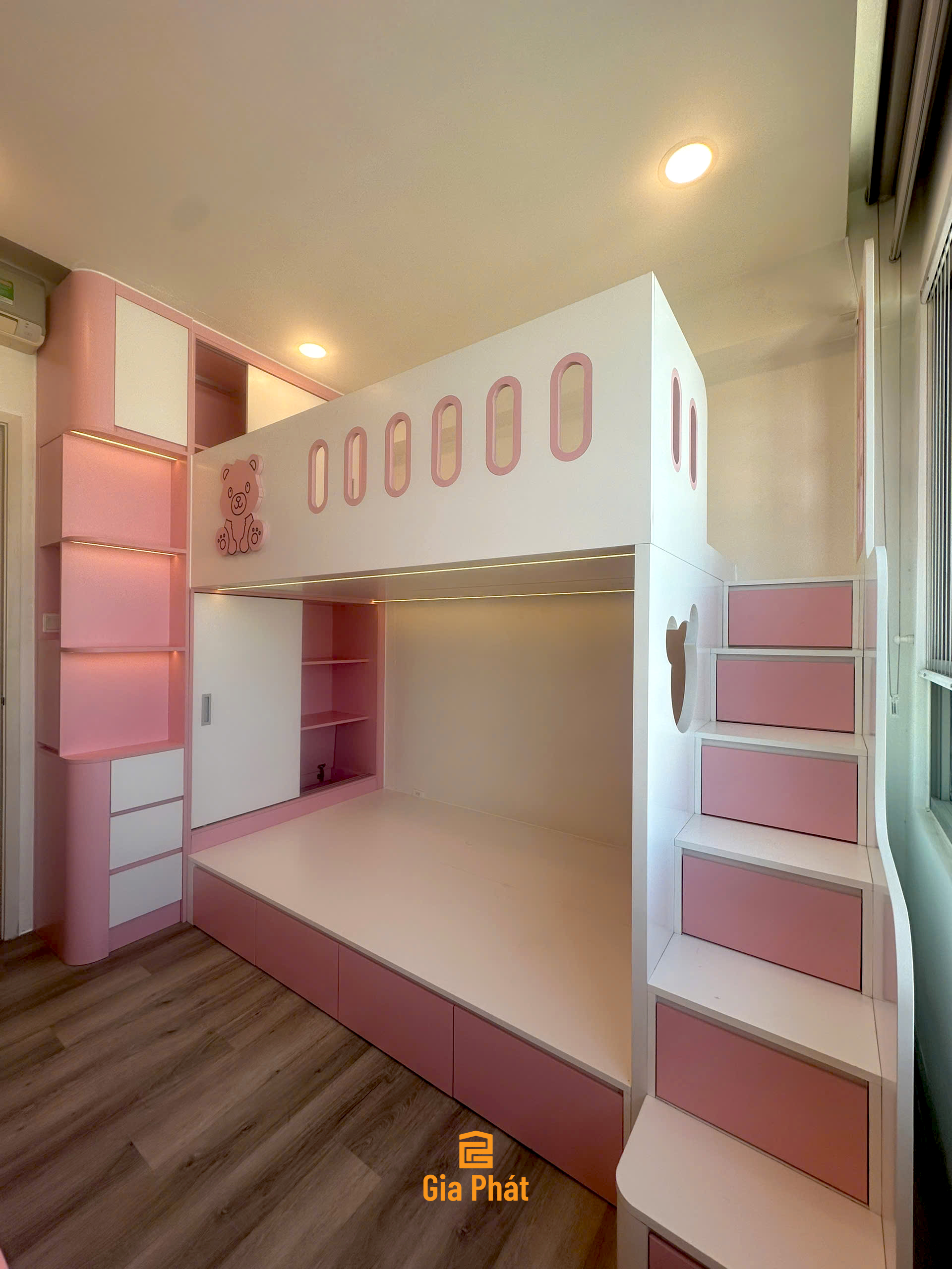 Phòng ngủ nhỏ chỉ 8,2m2 thiết kế thông minh cho 2 bé gái