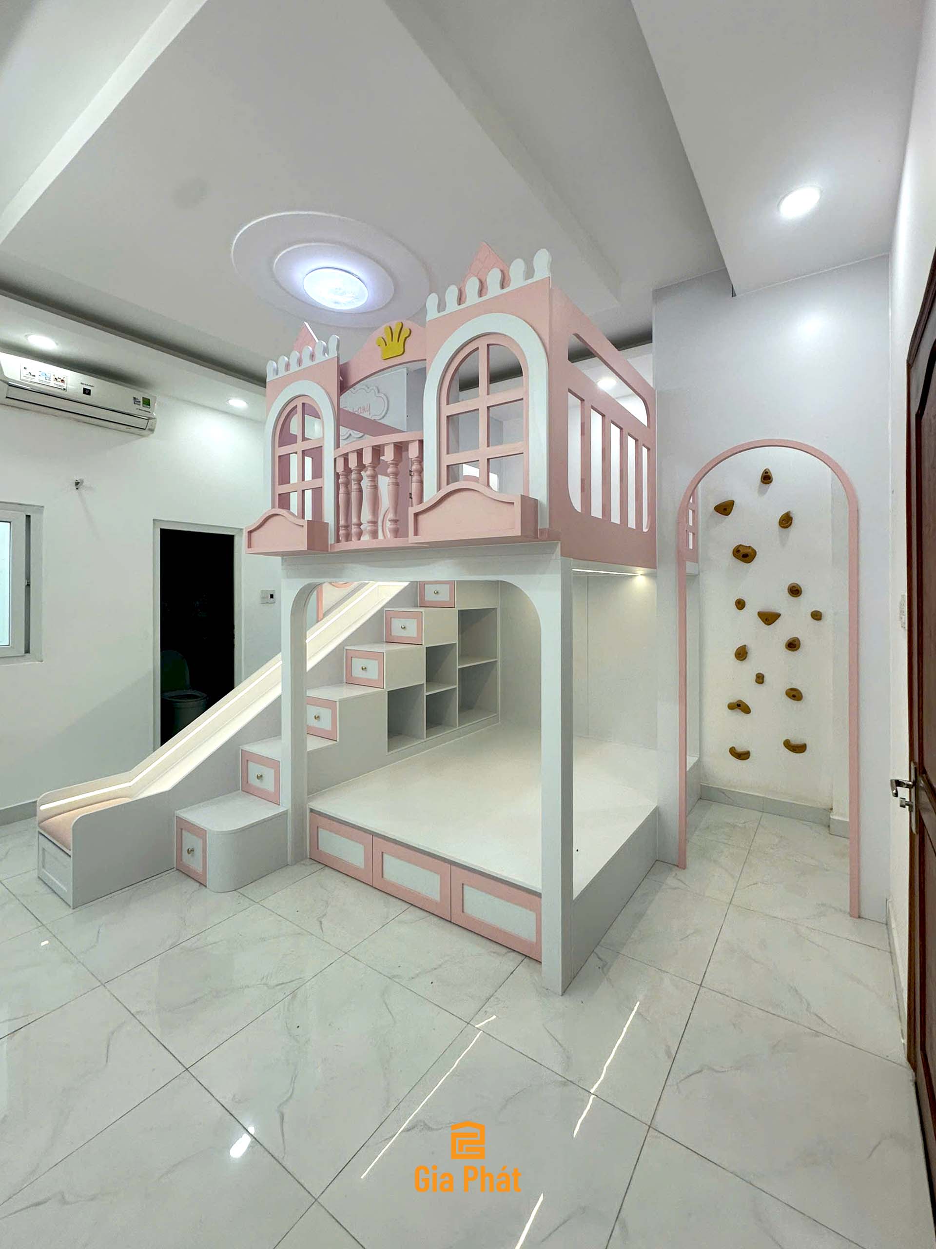Giường tầng công chúa kết hợp khu vui chơi ngay trong phòng cho bé gái