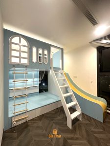 Phòng ngủ cho 2 bé trai với thiết kế giường tầng kết hợp cầu tuột